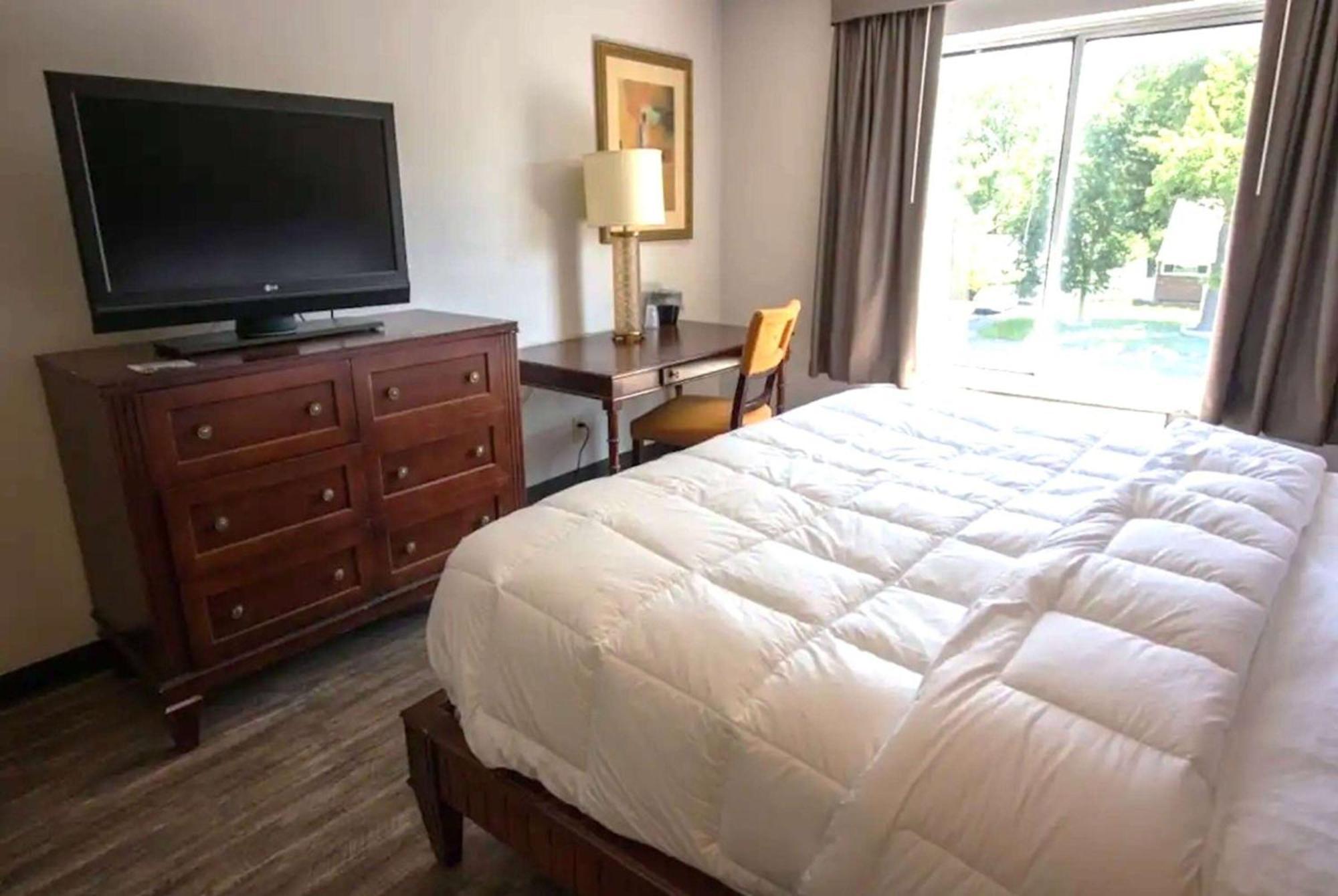 Baymont Inn And Suites By Wyndham Columbus / Near Osu Luaran gambar